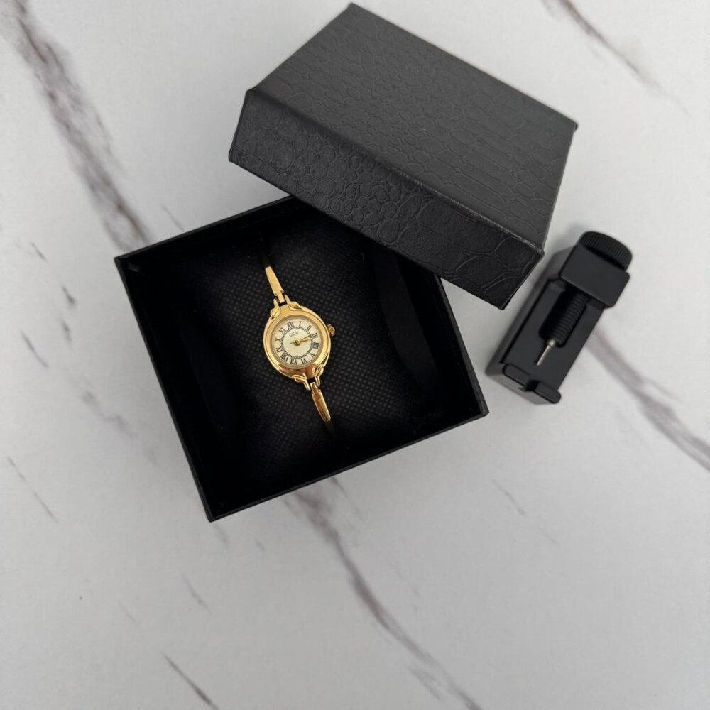 SKU:0109 Women gold mini watch gold bracelet vintage inspired + in a gift box‎
